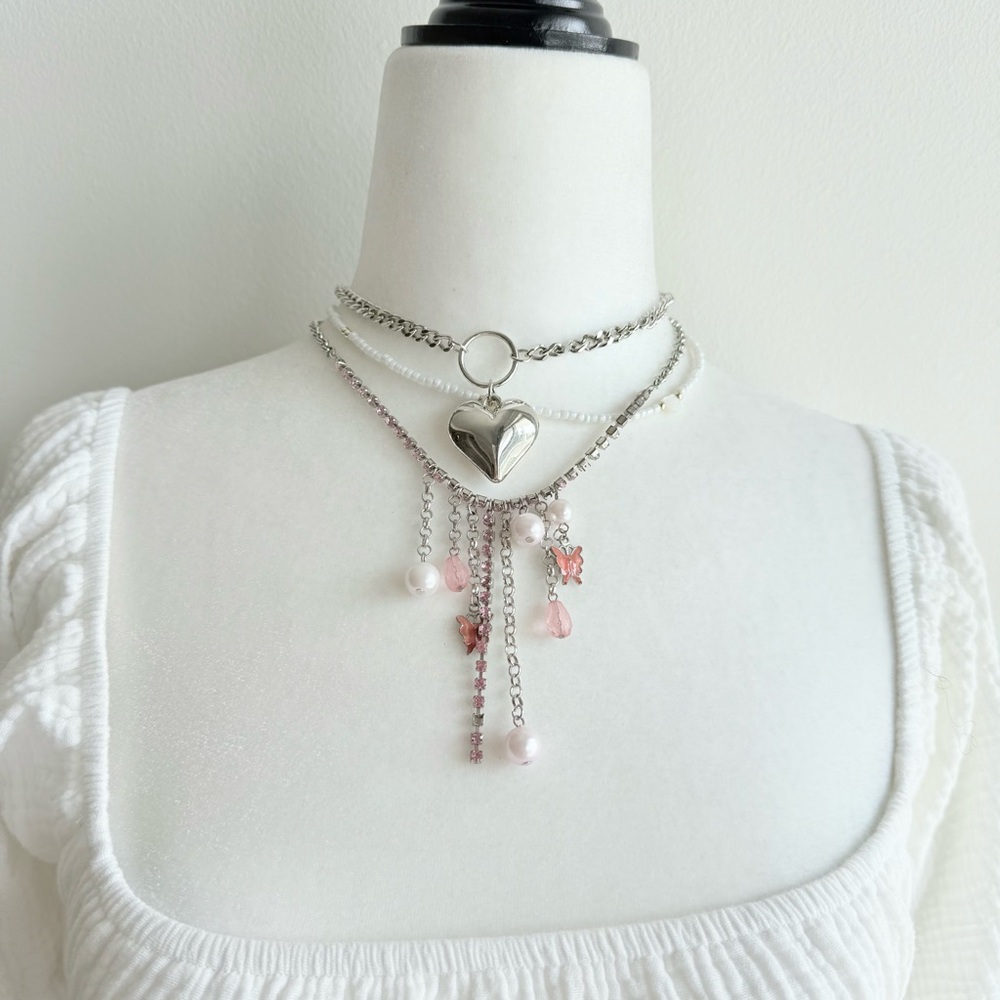 Y2K bedazzled butterfly 🦋 pearls waterfall necklace